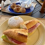 太養パン店 - BLTサンド、クリームパン
