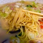 東春閣 - 女性にはウレシイ細麺です。非常に食べやすい！