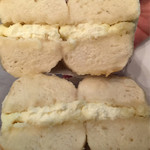 マルイチベーグル - プレーリークイーンハニー(多め)とクリームチーズ(少な目) 断面