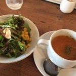 Bisutoroemudhi - ランチセットのサラダとスープ