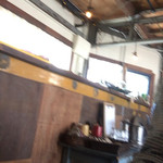 スパイス・ツリー - 車庫を改造？ かわいい店内