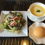 季逢庵 - 201505  季逢庵　★ランチセット（900円）★サラダ・冷製パンプキンスープ・パン
