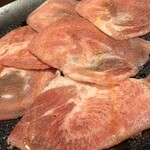 焼肉きんぐ - 料理写真:豚たん