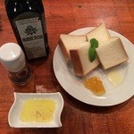 エリクサー - 食パンと最高級オリーブオイル