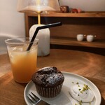 HOCCH gallery and book cafe - 