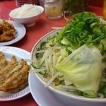 ラーメン魁力屋 都筑中原街道店 - ﾀﾝﾀﾝ野菜をのせた しお味玉ﾗｰﾒﾝ。