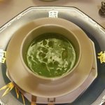 広東名菜 富徳 - ズワイガニとグリンピースのスープ