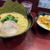 横浜家系ラーメン 赤家 新井薬師前店