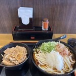 鳴門うどん - 料理写真: