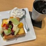8代葵カフェ - 料理写真:冷やしフルーツフレンチトースト　アイスコーヒーセット　1,450円