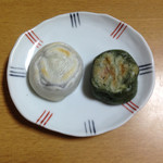 山蔵 - 餡餅と よもぎ餡餅