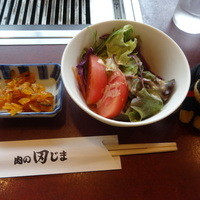 肉の田じま - 福神漬け&サラダ