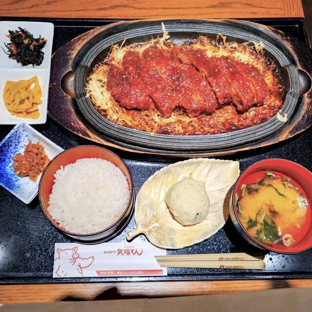 名古屋名物 みそかつ 矢場とん 東京銀座店 （やばとん） - 銀座一丁目