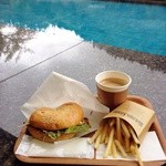 ベーカリー＆テーブル 東府や 足湯カフェ