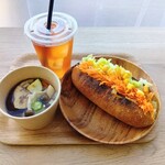あさcaféPei - コールスロードッグ、本日のスープ(和風)、アイスティー