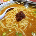 丸源拉麵 練馬光之丘店 - 加入濃稠辣油～♪