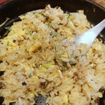 丸源拉麵 練馬光之丘店 - 炒飯上灑胡椒～♪