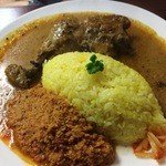 合いがけ（チキンカリーとチキンキーマ）