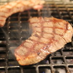 焼肉屋 かねちゃん 至粋亭 - 焼ける三日月