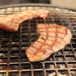 焼肉屋 かねちゃん 至粋亭 - 三日月の焼き目