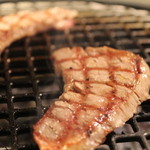 焼肉屋 かねちゃん 至粋亭 - 焼き目で食欲倍増！和牛三日月