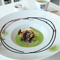 ブラッスリー ポール・ボキューズ 大丸東京 - アイスクリームをよけて食べたあと。