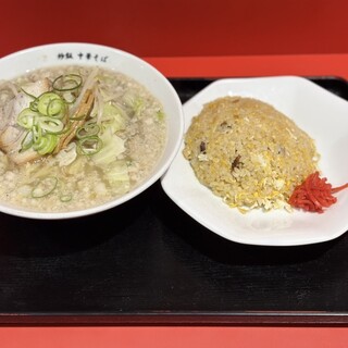 ラーチャン家_0