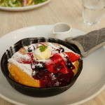 Butter - トリプルベリーとクリームチーズの窯出しフレンチパンケーキ