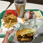 マクドナルド - 料理写真:タルタルデミ肉厚ビーフのMセット クーポン利用890円→840円と倍ハンバーガー330円