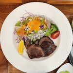 ちいさな食堂はたや - 牛タン焼き定食