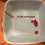 epice - カモ肉の上に乗っていた赤いプチッとした物です。ピンクペッパーと言うそうです。