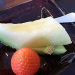 エキ・バー＆グリル - フレッシュフルーツ　メロン・イチゴ