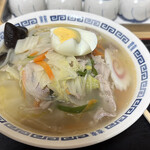 工藤精肉店食堂部 - 五目ラーメン¥900