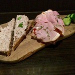 BARU 竹末 - 黒豚ハムと猪リエットのタルティーヌ。