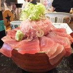 新・函館市場 - まぐろ丼・まぐろ食べ放題　￥１０８０（税込）