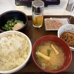 すき家 - 牛まぜのっけ朝食（ごはんミニ）