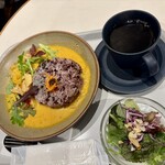 HONOKA COFFEE & BAKE - 料理写真:日替わりスパイシーカレー、サラダ、ドリンクセット