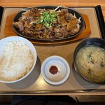 やよい軒 - 料理写真:お肉2倍牛カルビ牛ホルモン焼定食1990円