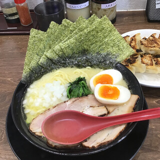 横浜家系ラーメン 龍馬家_0