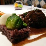 Gaucher - カレー粉とヨーグルトでマリネした仔羊肩肉のラグー 黒米のピラフとともに