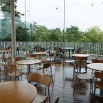 ビアカフェ大山 - 店内（ぐるりとガラスなので見晴らしいいです）