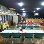 平田食事センター - テーブル席