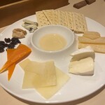 ビストロ ルヴェール - チーズ盛り合わせ