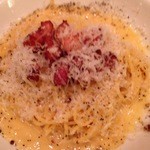 トラットリア ラーチェロ - カルボナーラ1/2ポーション【１人前を２人前に盛り付けて】\1,200-