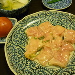 Yakiniku Naritaya - フルーツトマトと赤セン2人分