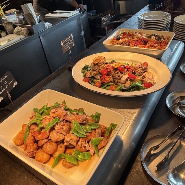 MORETHAN TAPAS LOUNGE （【旧店名】MORETHAN DINING） - 西新宿五丁目
