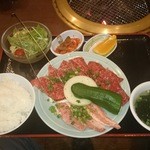 あぶり焼肉煙家 - 2015/05/02 12:00訪問　炭火で焼肉ランチ￥1,750