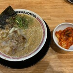 ラーメンまこと屋 - 料理写真:キムチ背脂醤油ラーメン