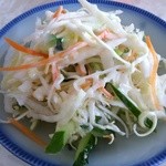 アッバシ - サービスのサラダ