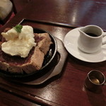 喫茶 神戸館 - コーヒーシロップ・ハチミツのセットです